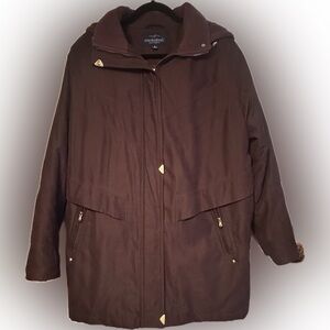 Mackintosh Sz Large Women's Purple Winter Cost w/ zipper/snaps & detach hood